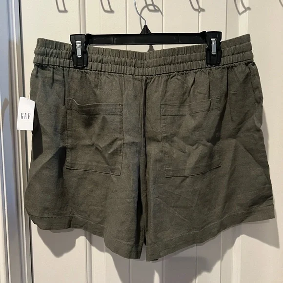 NWT GAP Green Cargo Shorts Essential Style sz large women’s - Picture 2 of 5